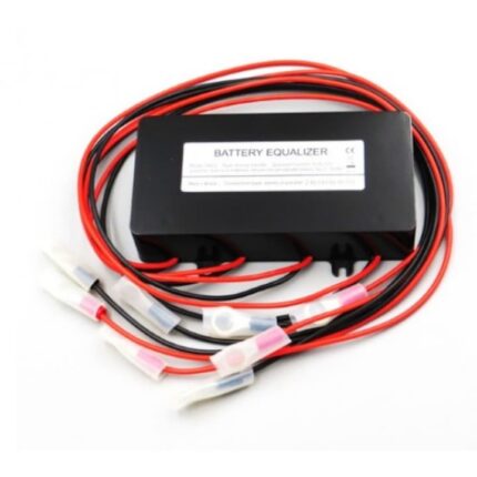 Egalizator baterii 48 V pentru panouri fotovoltaice, 4 x baterii, monitorizator permanent de tensiuni individuale, protectie la polaritate inversa