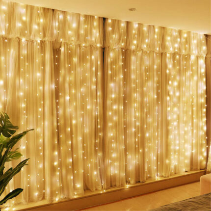 Instalatie De Craciun SIKS, 3 M X 3 M, Model Plasa USB, 8 Moduri, Perdea Alb Cald, 300 Leduri, Rezistenta La Apa, Luminozitate Reglabila, Cu Telecomanda