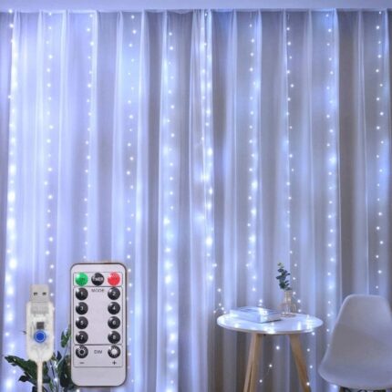 Instalatie De Craciun SIKS, 3 M X 3 M, Model Plasa USB, 8 Moduri, 300 Leduri, Rezistenta La Apa, Luminozitate Reglabila, Cu Telecomanda, Perdea Alb Rece