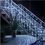 Instalatie de Craciun, tip franjuri / turturi, 8 m, 180 leduri, fir Negru, Alb