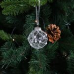 Set 6 globuri de Craciun Antbro® transparente decorate cu glitter argintiu si margele albe, 6cm