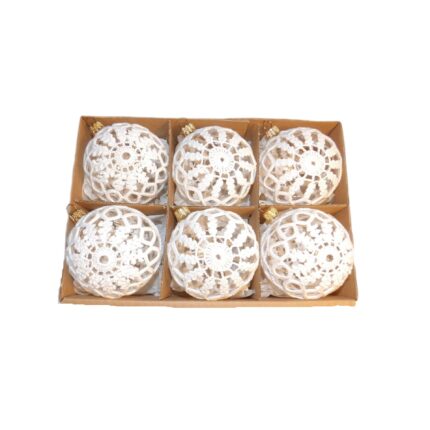Globuri de craciun din stica imbracae in dantela alba lucrata manual diametru de 10 cm set 6 buc