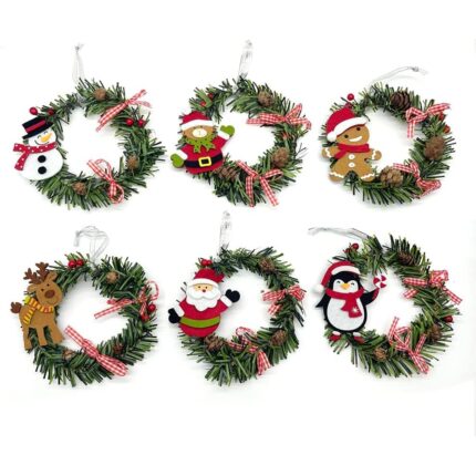 Coroana de Craciun artificiala pre-iluminata de Craciun, Coroana de decorare a usii de Craciun cu Mos Craciun, fructe de padure rosii flocate, con de pin, pentru coroana de decor in exterior pentru usa din fata