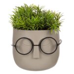 Ghiveci decorativ din plastic, fata cu ochelari si planta de verdeata artificiala, gri, 11x11x14 cm