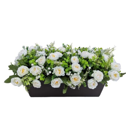 Jardiniera cu flori artificiale albe, Dady, si verdeata decorativa artificiala, dimensiuni aranjament 48x28x22 cm