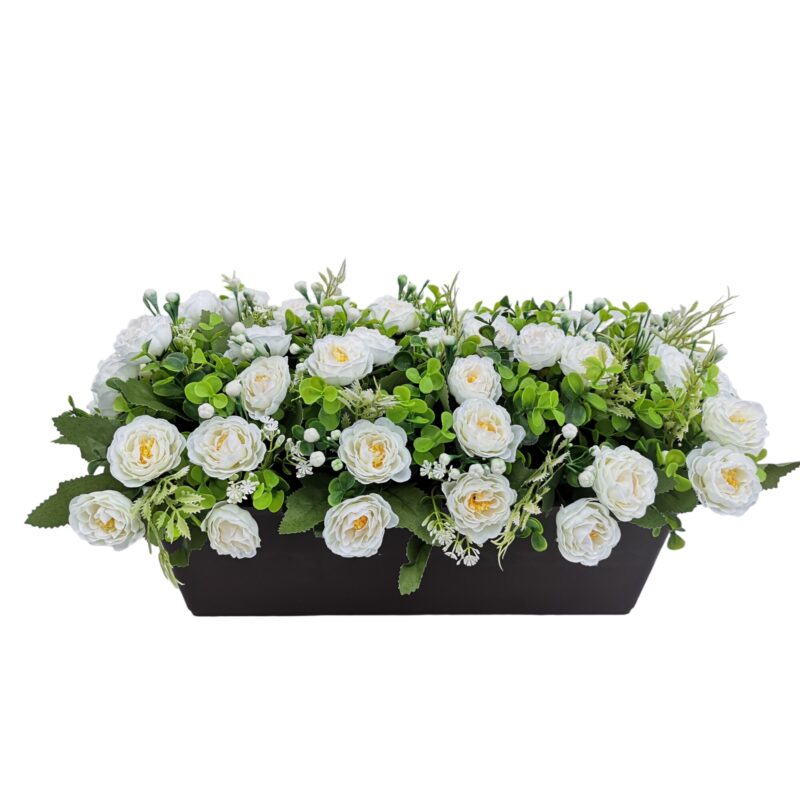Jardiniera cu flori artificiale albe, Dady, si verdeata decorativa artificiala, dimensiuni aranjament 48x28x22 cm