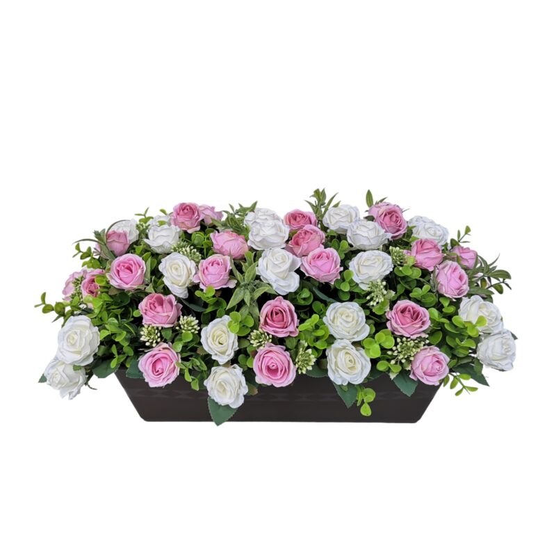 Jardiniera cu flori artificiale, DADY, trandafiri roz pudra si albi, si verdeata decorativa artificiala, dimensiuni aranjament 48x28x22 cm