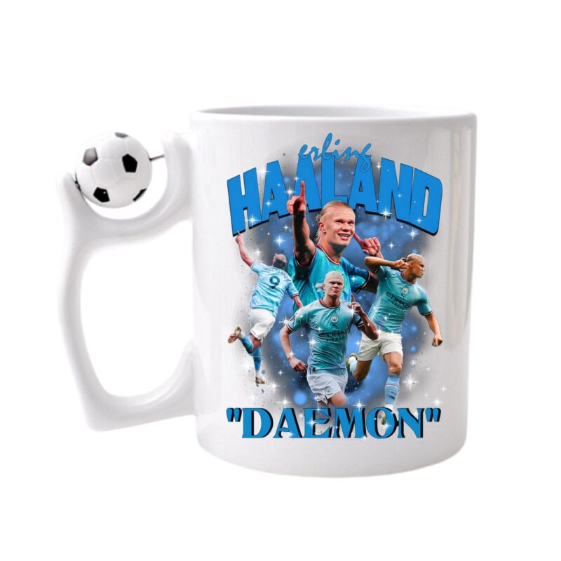 Cana personalizata cu imprimeu Erling Haaland "Demon", Ceramica, 330 ml, Maner cu minge de fotbal