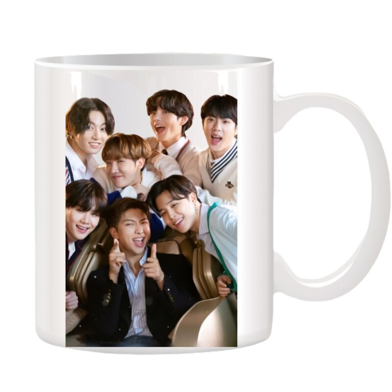 Cana ceramica personalizata "BTS Bangtan Boys Crew Formatie", Stickers Factory, 330 ml