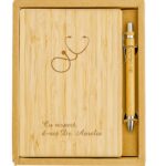 Agenda nedatata A5, Piksel, din lemn de bambus, cu pix, personalizata, cadou doctor