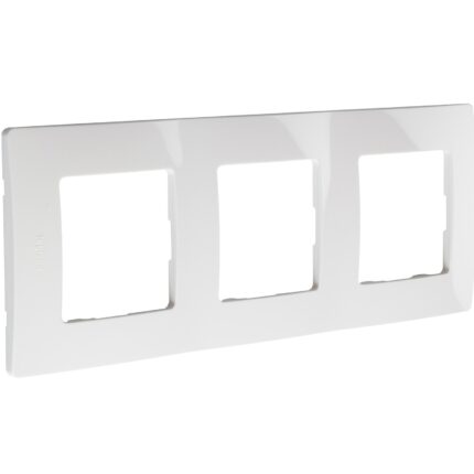 Rama Legrand Niloe 397870, 3 posturi, alba, pentru priza/intrerupator