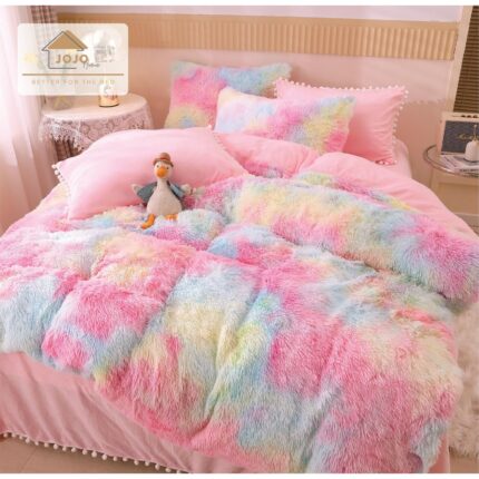 Lenjerie De Pat Pufoasa FLUFFY - Roz Multicolor Cu Ciucuri