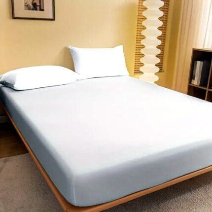 Set cearceaf de pat cu elastic, bumbac 100%, 160x200cm si doua fete de perna 50x70cm, alb, Pucioasa