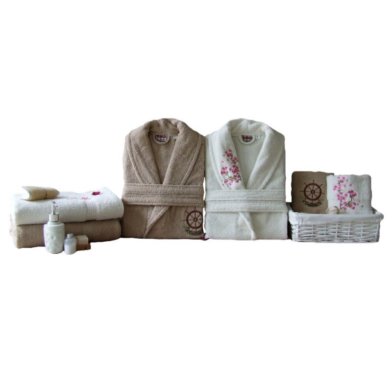 Set Family 2 halate + 4 prosoape, brodate, culori alb-bej