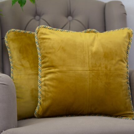 Set 2 perne decorative 2x40x40cm, cu fata detasabila, Hiko Deluxe Comfy catifea mustar auriu cu vipusca XL