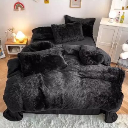 Set Lenjerie Super Pufoasa Cocolino, Model Fluffy, 6 piese, Pat 2 Persoane, Negru
