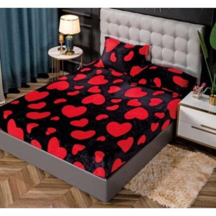 Set Husa Cocolino Premium Pufoasa cu Elastic, 3 piese, Husa si Doua fete de perna, Negru cu Inimi, 180x200cm