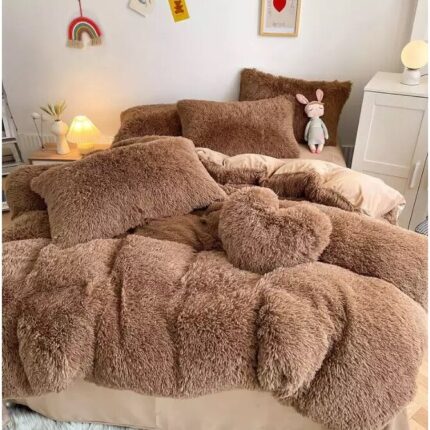 Set Lenjerie Super Pufoasa Cocolino, Model Fluffy, 6 piese, Pat 2 Persoane, Maro