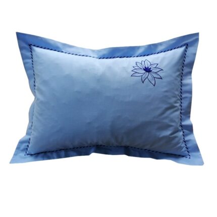 Fata de perna 30 cm x 50 cm, Casa Bucuriei, model Watter Lilly, albastru/bleumarin, Bumbac ranforce 100%