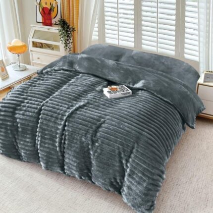 Patura cocolino cu dungi in relief, 200x230cm, Lenjerii Deosebite, Line Gri antracit